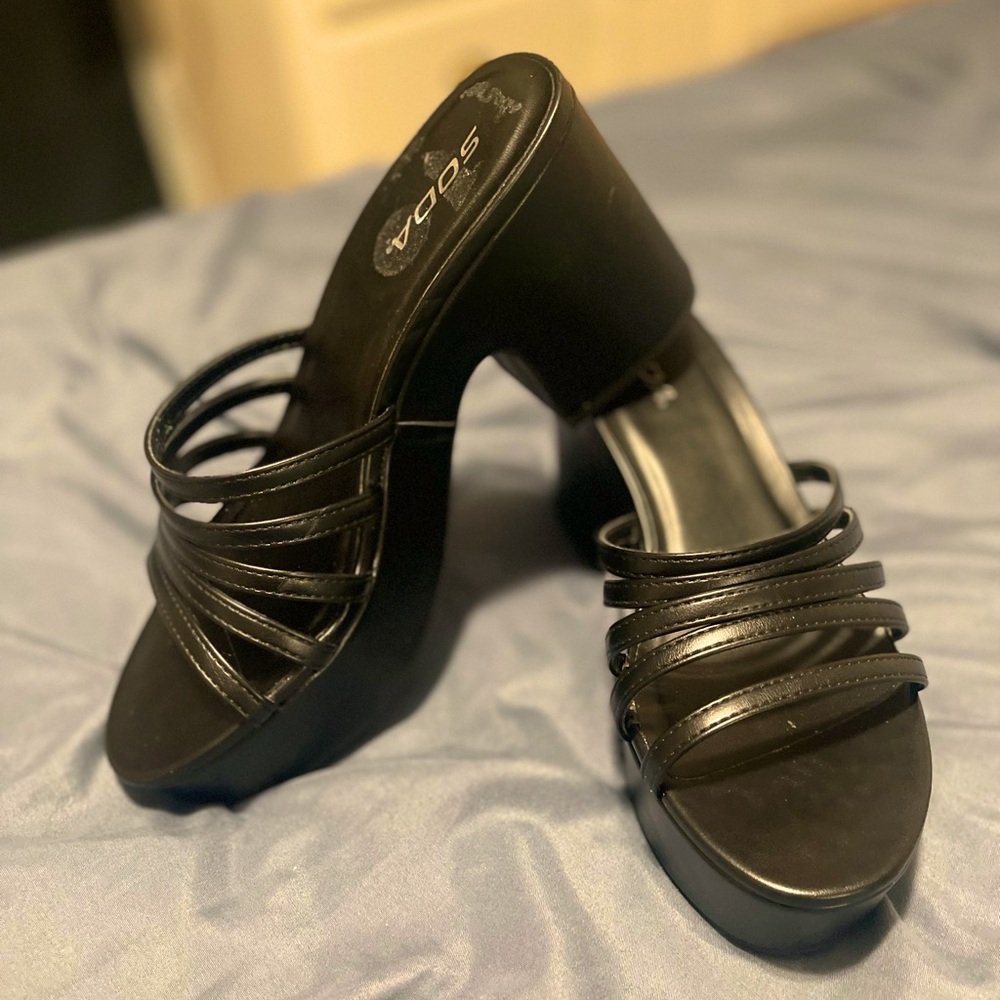 Black strappy platform heels size 10